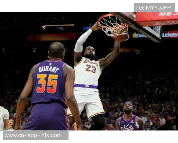 骑士球员创下NBA历史新纪录每场至少命中10记三分球的壮举 骑士球员创下NBA历史新纪录每场至少命中10记三分球的壮举