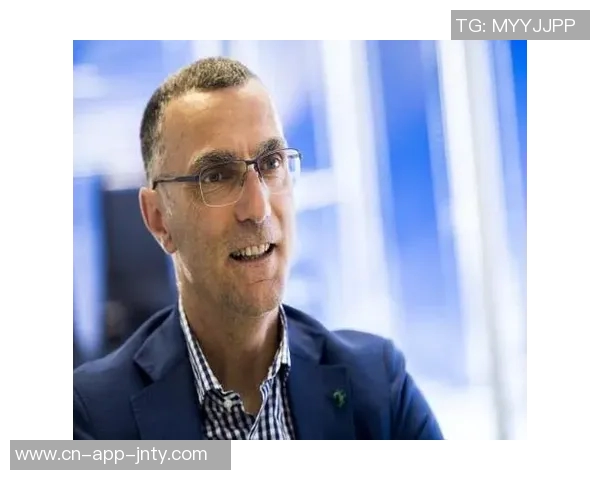 贝尔戈米分析米兰前锋速度优势但缺乏压制对手的战术习惯