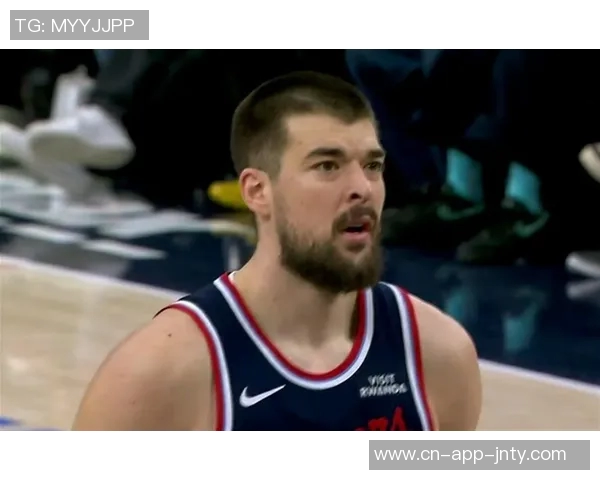 卢指导调整战术下半场祖巴茨首发应对绿军防科林斯