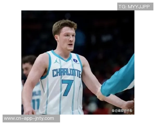 黄蜂主帅称赞克尼佩尔三分球表现展现未来潜力与成长空间